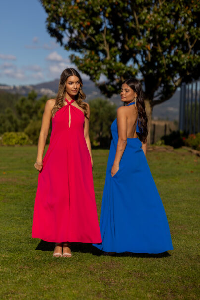 Vestido comprido com anel na frente